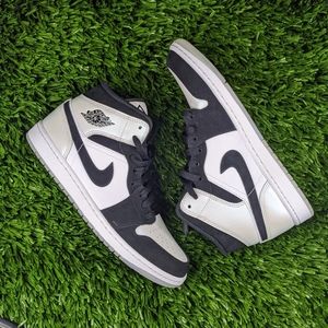 Jordan 1 Mid Diamond New size 8.5